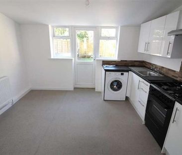 Hill Lane, **student Apartment** Student Apartment **, Southampton,... - Photo 6