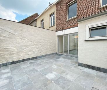 Onze-Lieve-Vrouwestraat 3, 8870 Izegem - Photo 1