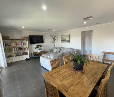 4 BEDROOM HOME IN SANCTUARY PARK! - Photo 3