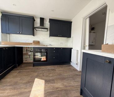 3 bedroom terraced house to rent - Photo 6