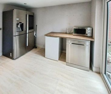 3 bedroom semi-detached house to rent - Photo 5