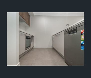 Charming and modern home - Photo 1