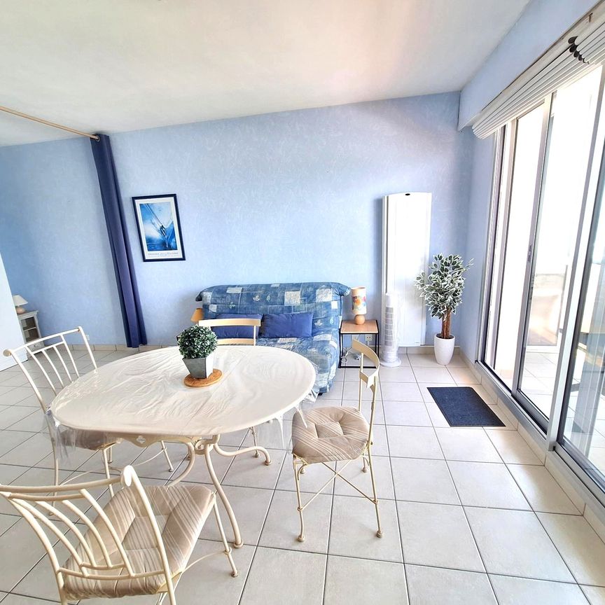 Location Appartement 1 pièce 31m² LES SABLES D OLONNE 85100 - Photo 1