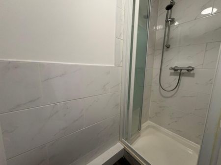 Room 5 Humphrey Street, Ince, , UK - Photo 5