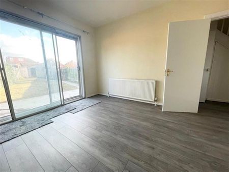 3 bedroom House To Let - Photo 2