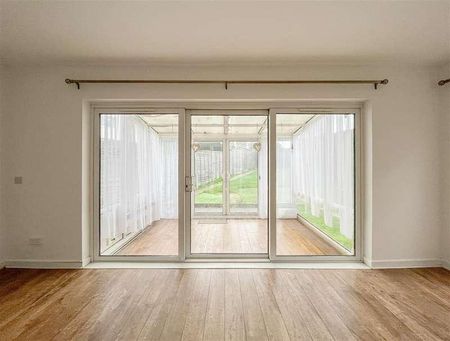 Hazelwood Gardens, St. Leonards, TN37 - Photo 3