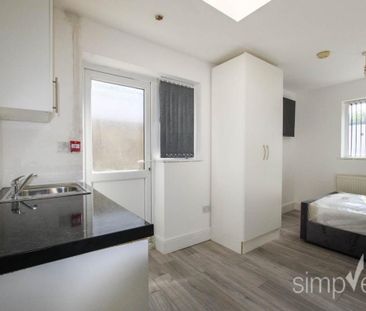 1 bedroom in a house share to rent - Photo 5