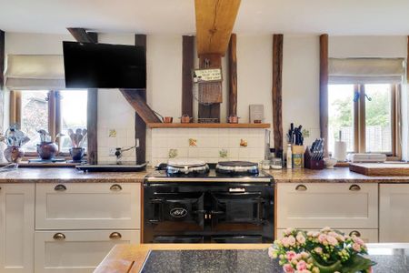 4 bedroom detached house to rent - Photo 4