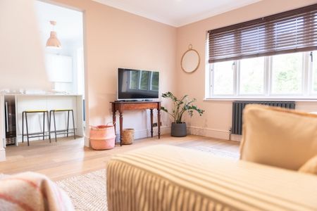 2 bedroom flat to rent - Photo 2