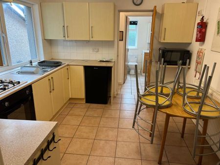 Room For Rent Bertha Street, Pontypridd - Photo 2