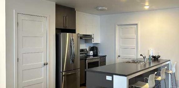 Magnifique /51/2 Style Condo/ Secteur Mont Bellevue - Photo 2