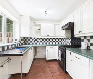 3 bedroom end of terrace house to rent - Photo 1