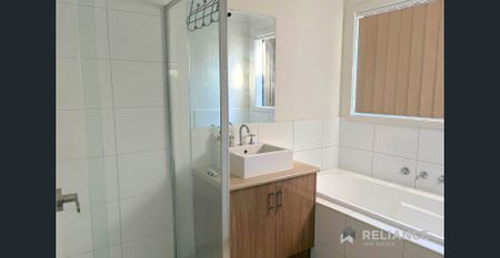 Renovated Modern Family Home!! - Photo 2