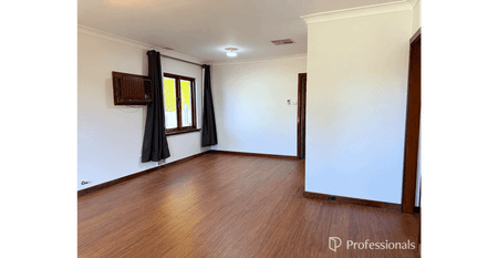 Comfortable Family Living in a Convenient Gosnells Location - Photo 3