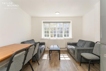 5 bedroom flat to rent - Photo 5