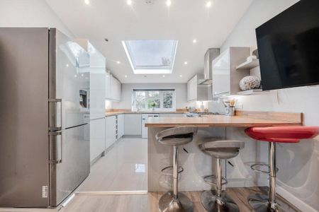 4 bedroom bungalow to rent - Photo 4