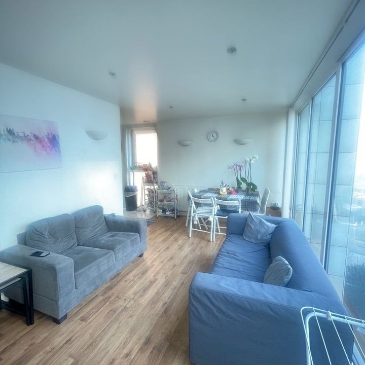 1 Bed Flat, Adriatic Apartments, E16 - Photo 1