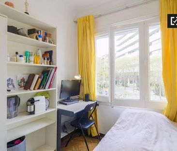 barcelona, Catalonia 08034 - Photo 3