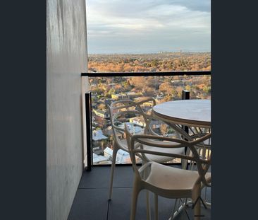 Beautifully Furnished 2 Bedroom Apartment - Photo 2