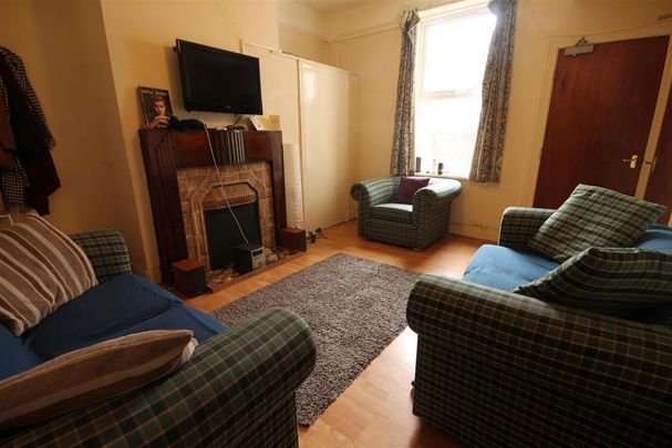 4 bedroom terraced house to rent - Photo 1