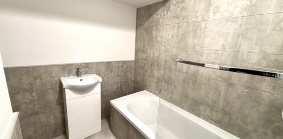 Wellington Street - Photo 2