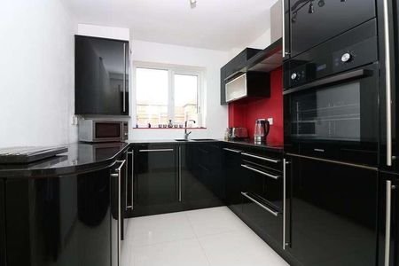 Kingston Avenue, Shoeburyness, Southend-on-sea, Essex, SS3 - Photo 3