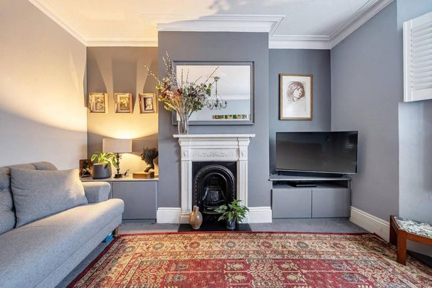 4 bedroom terraced house to rent - Photo 1