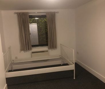 3 Bed Flat, Lord Stanley Court, SE24 - Photo 2