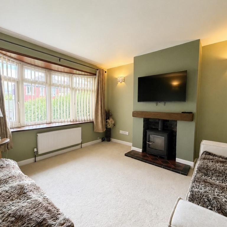 3 bedroom semi-detached house to rent - Photo 1