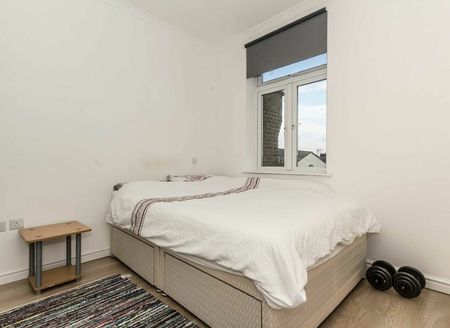 Chiswick High Road - Photo 5