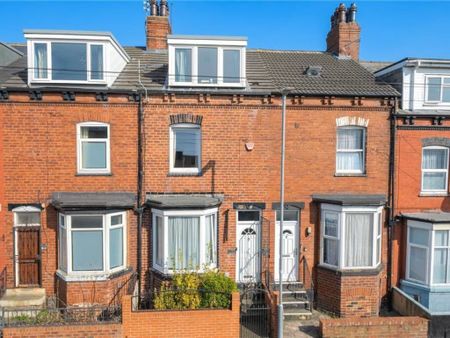 4 bedroom terraced house to rent - Photo 2