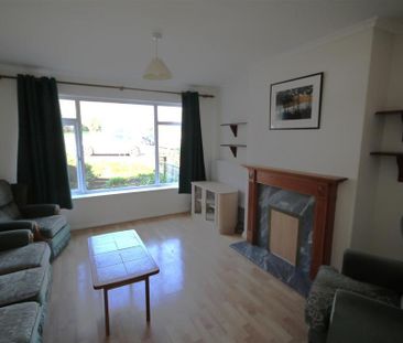 4 bedroom end of terrace house to rent - Photo 2