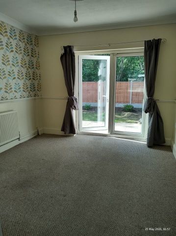 3 Bed Semi-Detached House, Lakewood Crescent, BS10 - Photo 2