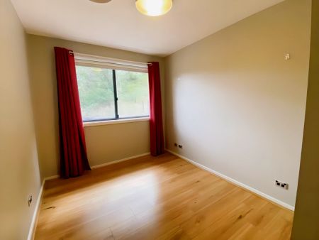 4 bed 3 bath - Photo 4