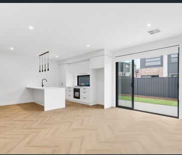 1/33 Allan Street, Kilmore - Photo 3