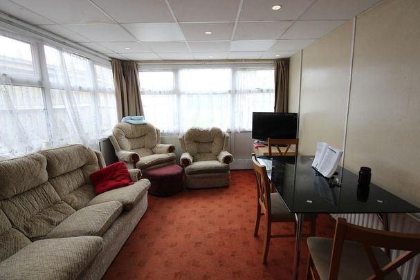 5 bedroom terraced house to rent - Photo 1