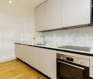 Dignam Close, Kazakh House, NW2 - Photo 6