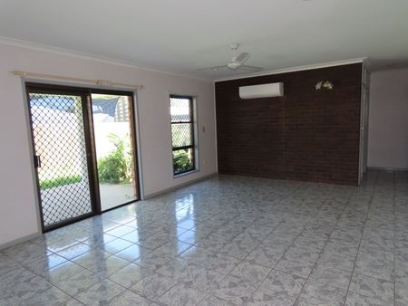 3/5 Tudor Court, 4740, Ooralea Qld - Photo 5