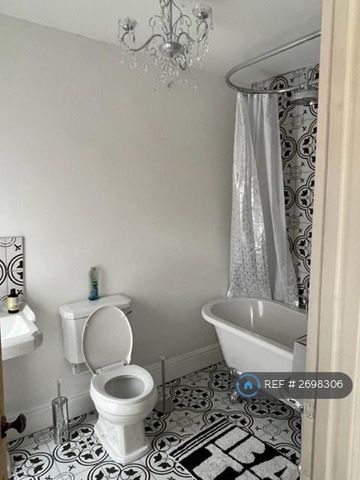 2 bedroom detached house to rent - Photo 2