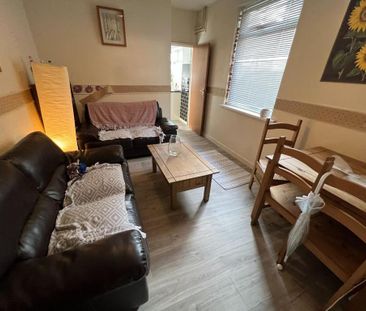 4 bedroom terraced house to rent - Photo 6