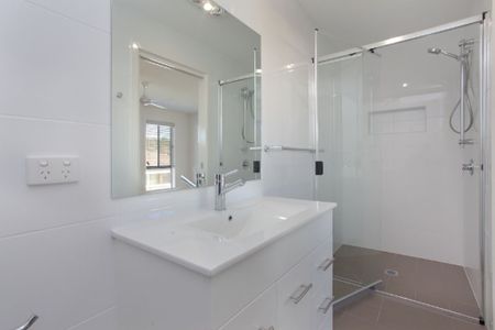 2/78 Bryant Street, Adamstown - Photo 3