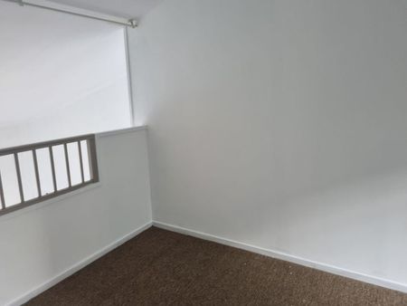 Charming 2BR Unit in Papatoetoe - Photo 5