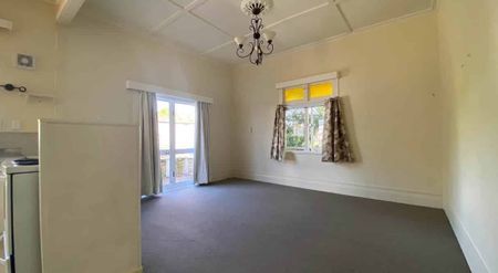 Discover a Delightful Bungalow Tucked Away on ... - Photo 2