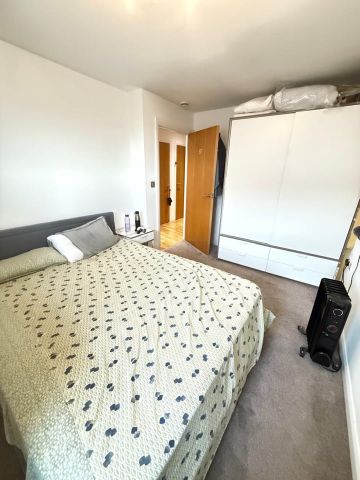 1 Bed Flat, Icon Building, IG1 - Photo 3