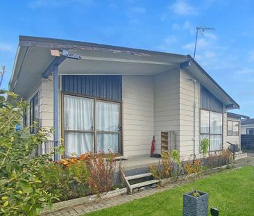 Fenced Family Home, Papakura - Photo 2