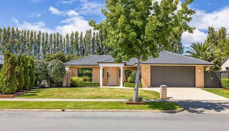 Wonderful, Spacious Home - Photo 5