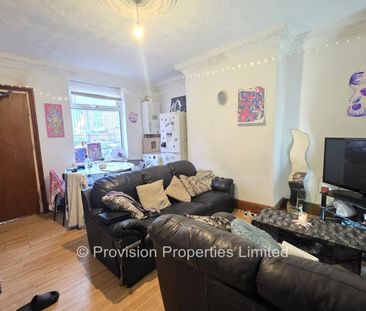 5 Bedroom Student Properties Leeds - Photo 3