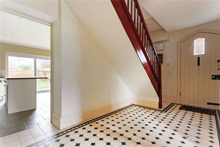 SHORT LET A well appointed four bedroom family home. - Photo 5