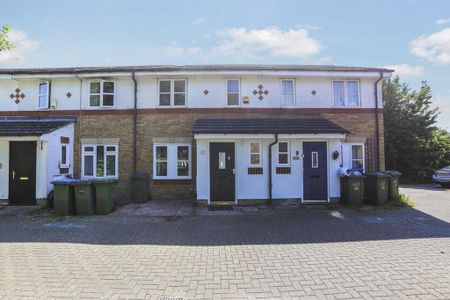 3 bedroom end of terrace house to rent - Photo 2