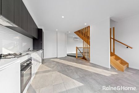 Triple Story Delight - Photo 5